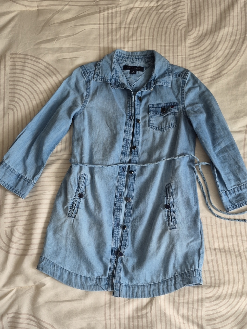 🍀5/30🍀 Tommy Hilfiger Light Blue Denim Top with Logo Tag